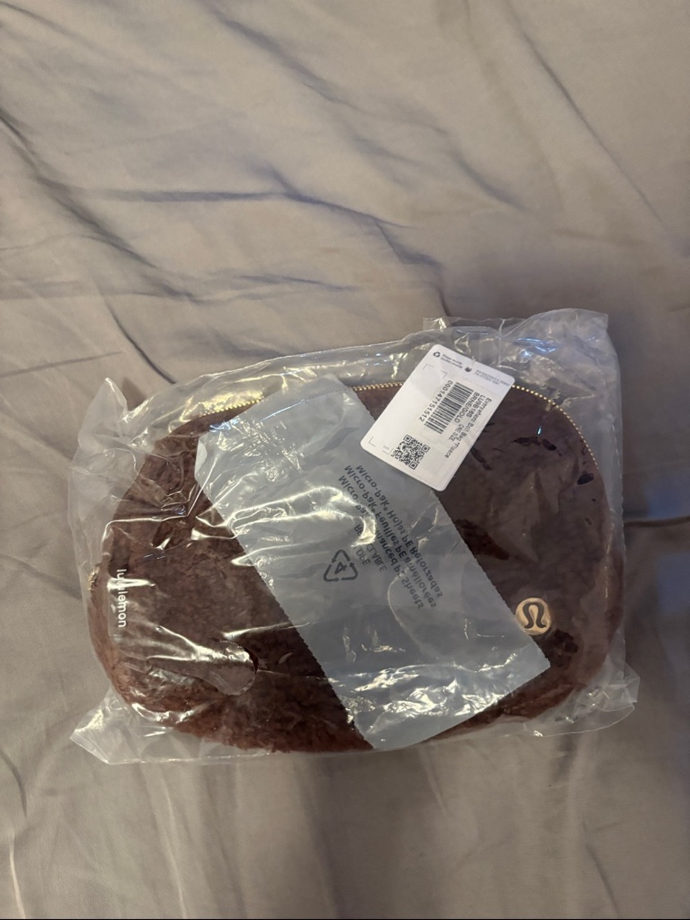 Lululemon everywhere Fleece Belt Bag in Rich Brown with Gold Zipper